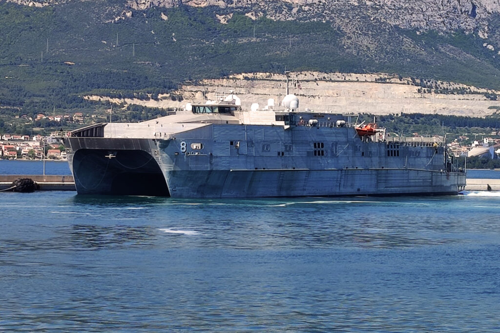 Slika https://www.morh.hr/wp-content/uploads/2022/05/2022-05-05-usns-yuma-2-1024x683.jpg