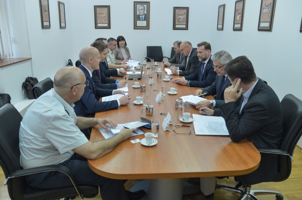 Slika https://www.morh.hr/wp-content/uploads/2022/05/2022-05-13-djuro-djakovic-1024x681.jpg