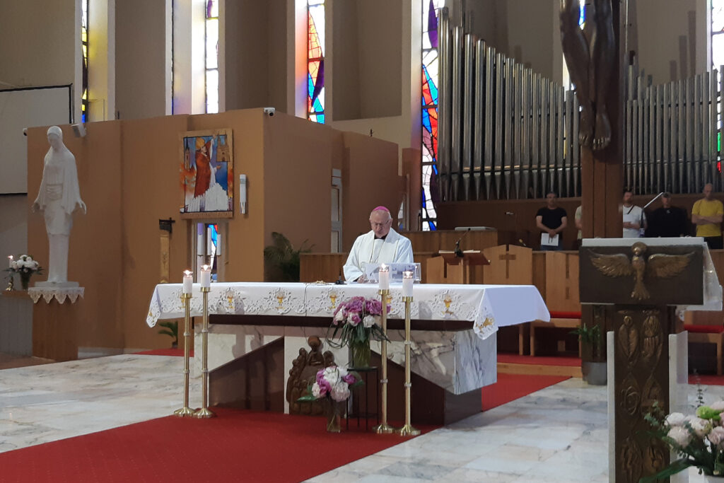 Slika https://www.morh.hr/wp-content/uploads/2022/05/2022-05-17-vojno-hodocasce-05-1024x683.jpg