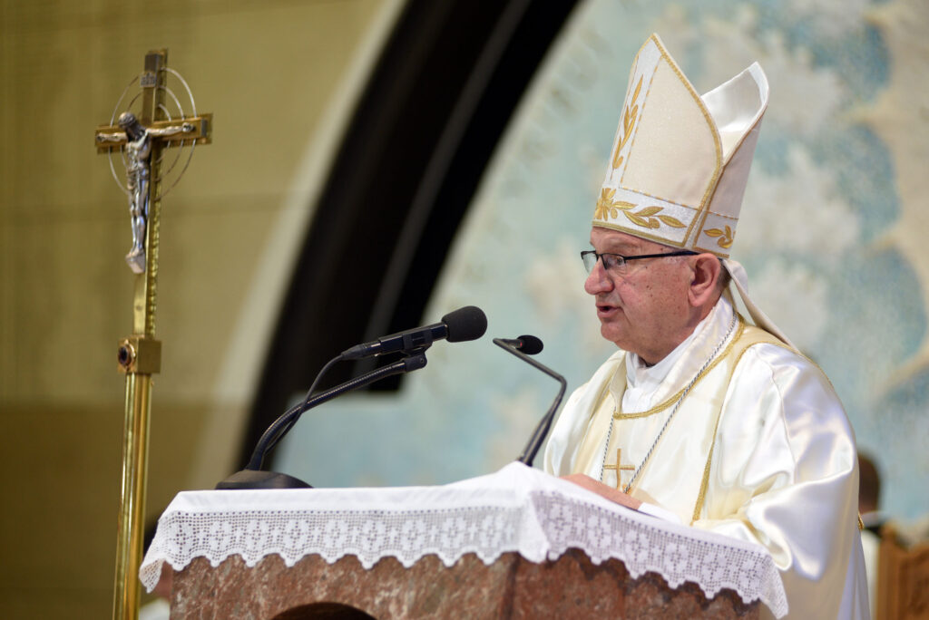 Slika https://www.morh.hr/wp-content/uploads/2022/05/20220527-sv-misa-0006-1024x684.jpg