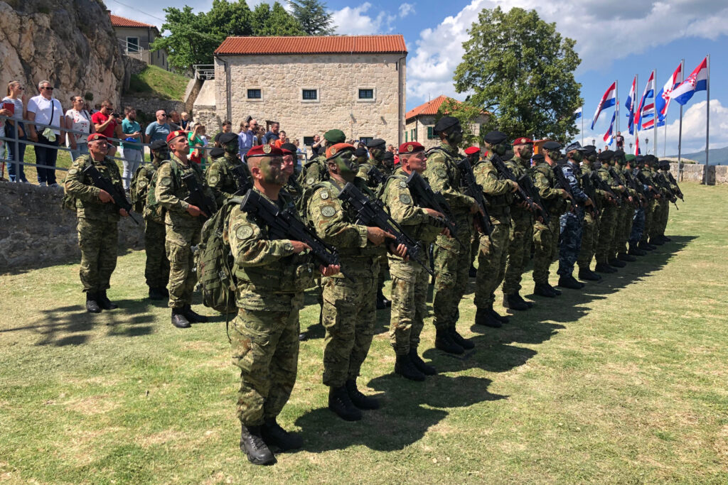 Slika https://www.morh.hr/wp-content/uploads/2022/06/2022-056-01-hodnja-osrh-03-1024x683.jpg