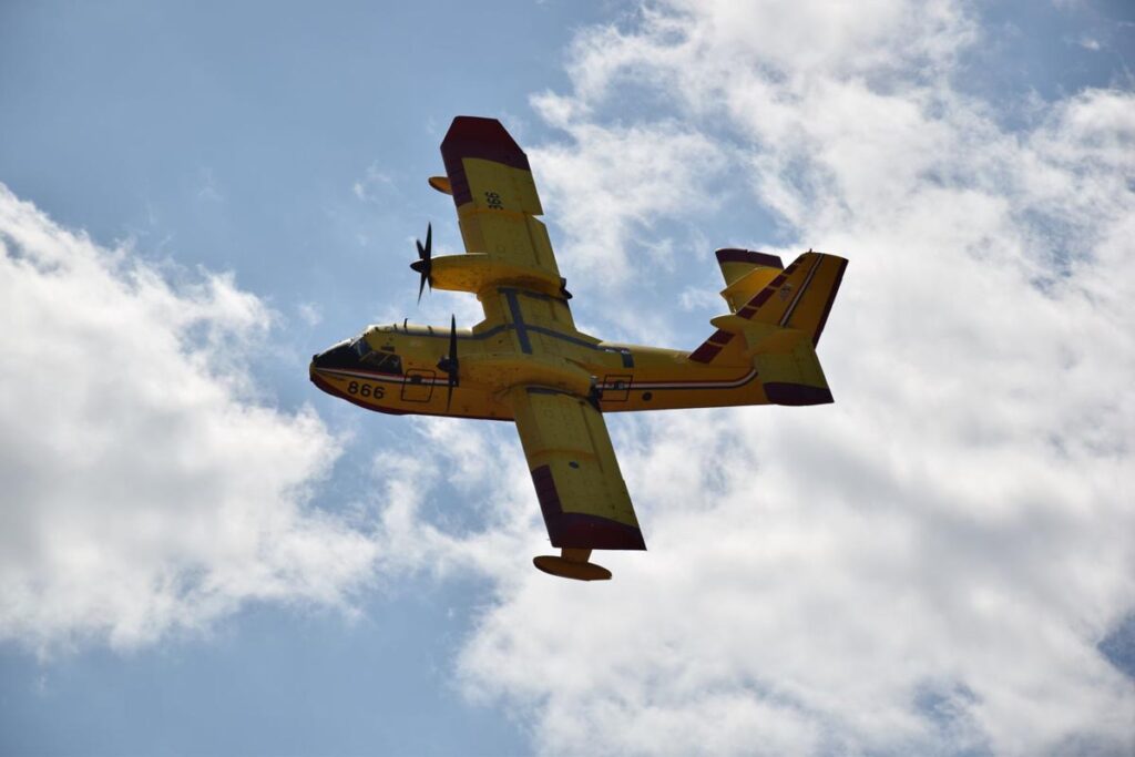 Slika https://www.morh.hr/wp-content/uploads/2022/07/canadair-cl-415-oz-866-pps_31082017_v-1-1024x683.jpg