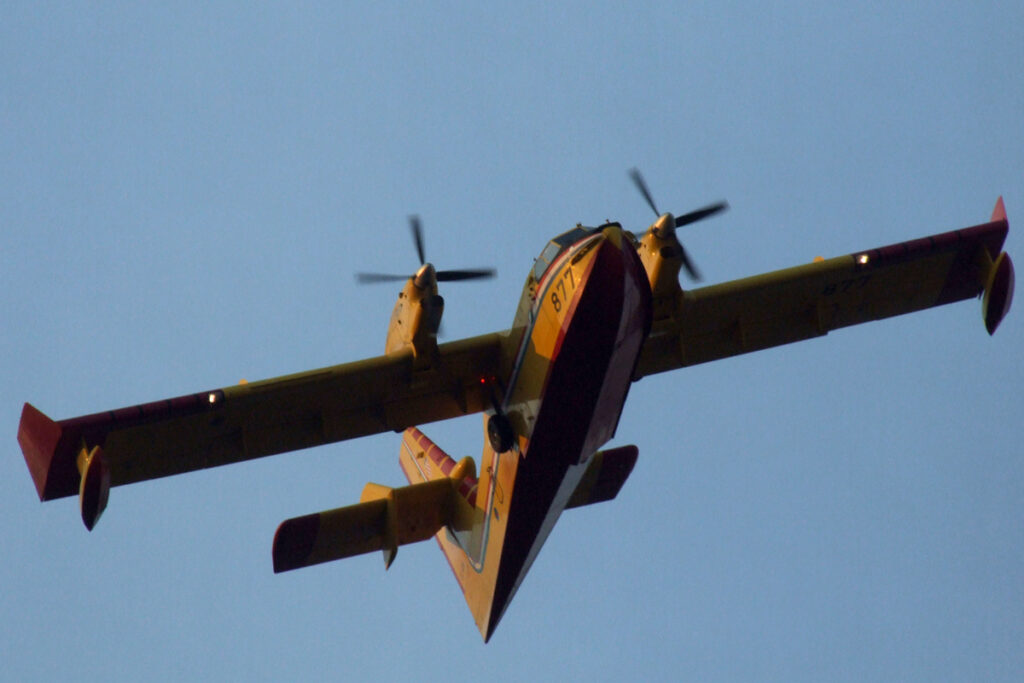 Slika https://www.morh.hr/wp-content/uploads/2022/07/canadair-cl-415-oz-877-20120827-40v-1-1024x683.jpg