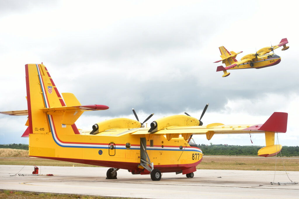 Slika https://www.morh.hr/wp-content/uploads/2022/07/canadiar-877-844-stajanka-1024x683.jpg