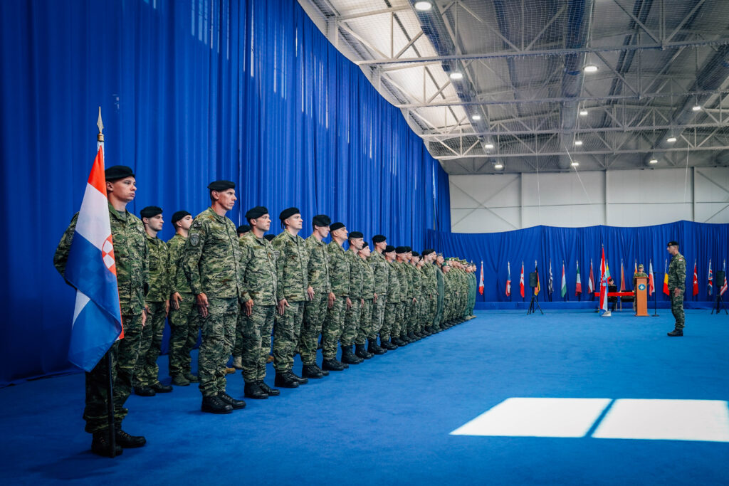 Slika https://www.morh.hr/wp-content/uploads/2022/08/2022-08-08-kfor-1024x683.jpg