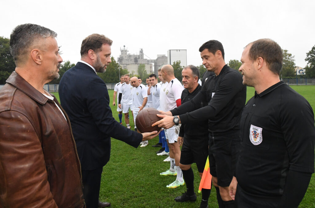 Slika https://www.morh.hr/wp-content/uploads/2022/09/2022-09-17-nogomet-11-1024x678.jpg