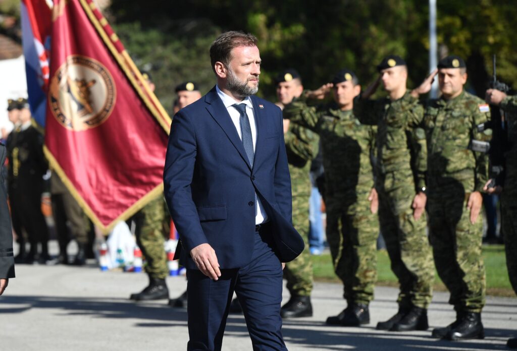 Slika https://www.morh.hr/wp-content/uploads/2022/10/2022-10-05-sokolovi-1024x696.jpg