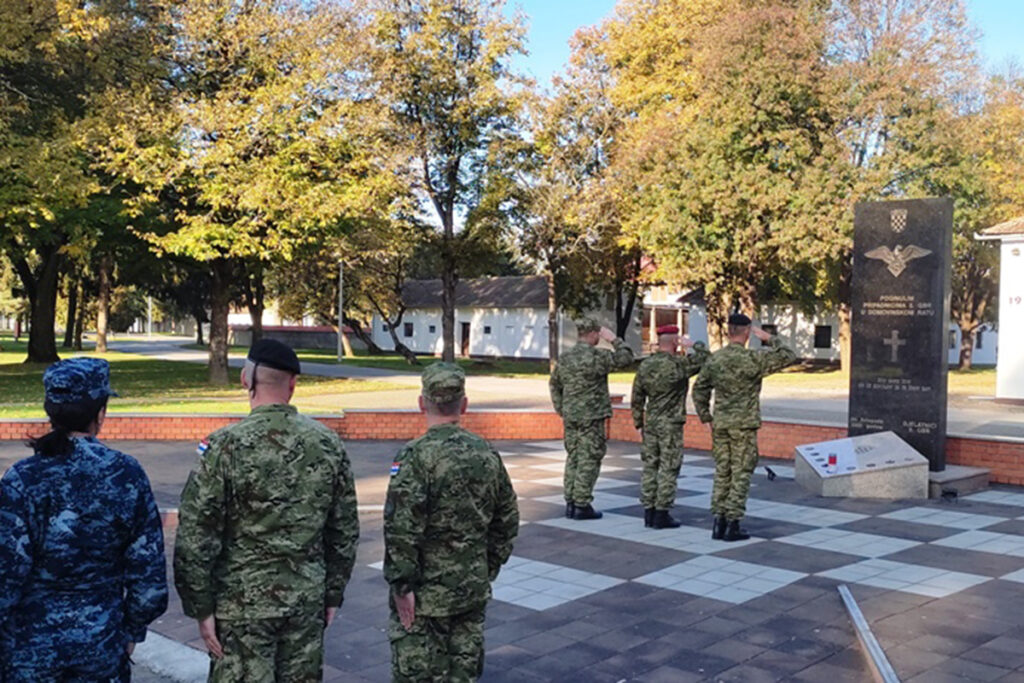 Slika https://www.morh.hr/wp-content/uploads/2022/10/2022-10-20-gombr-1024x683.jpg