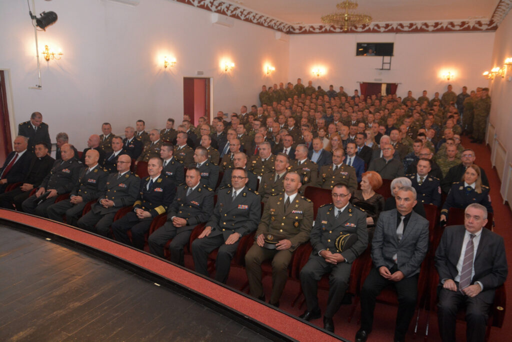 Slika https://www.morh.hr/wp-content/uploads/2022/10/2022-10-31-obljetnica-dcs-05-1024x683.jpg