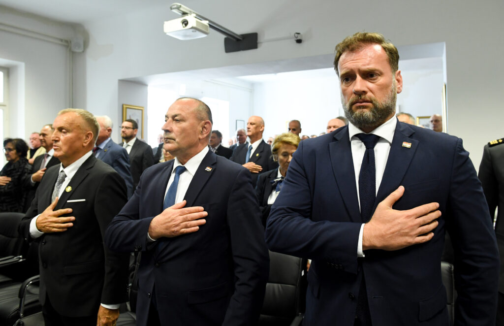 Slika https://www.morh.hr/wp-content/uploads/2022/11/2022-11-07-generalski-zbor-1-1024x662.jpg