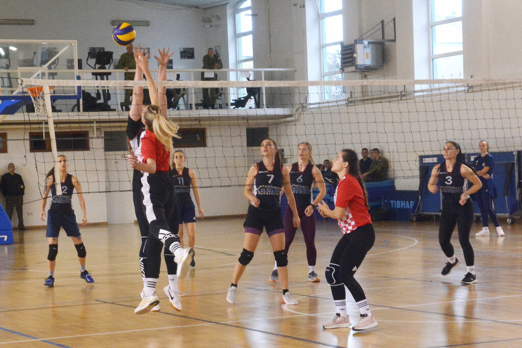 Slika https://www.morh.hr/wp-content/uploads/2022/11/2022-11-07-odbojka-5-1024x683.jpg