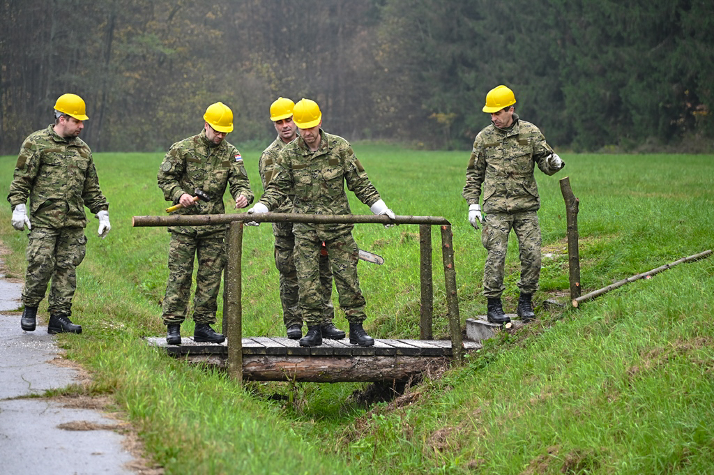 Slika https://www.morh.hr/wp-content/uploads/2022/11/2022-11-17-pricuva-gakovo-12.jpg