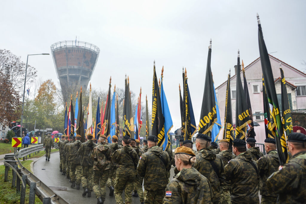 Slika https://www.morh.hr/wp-content/uploads/2022/11/2022-11-18-vukovar-toranj-1024x681.jpg