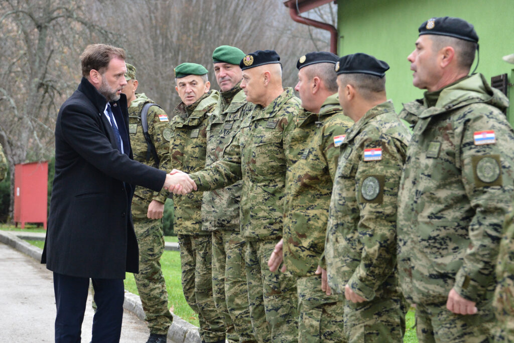 Slika https://www.morh.hr/wp-content/uploads/2022/11/2022-11-29-pricuva-1024x683.jpg