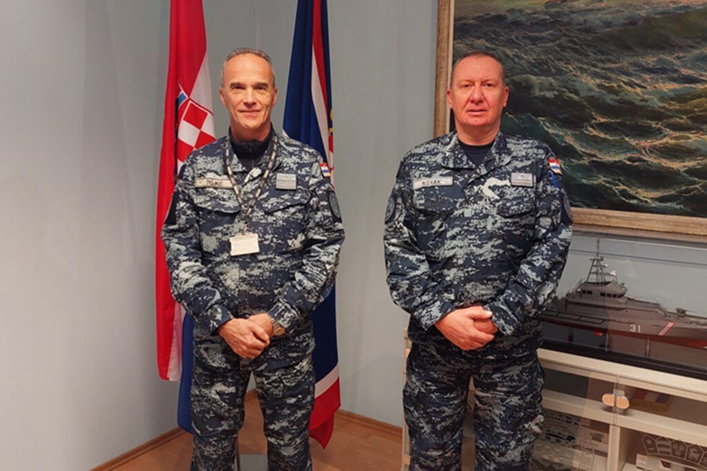 Slika https://www.morh.hr/wp-content/uploads/2023/01/2023-01-09-eu-med-irini-bjn-novak-1024x683.jpg