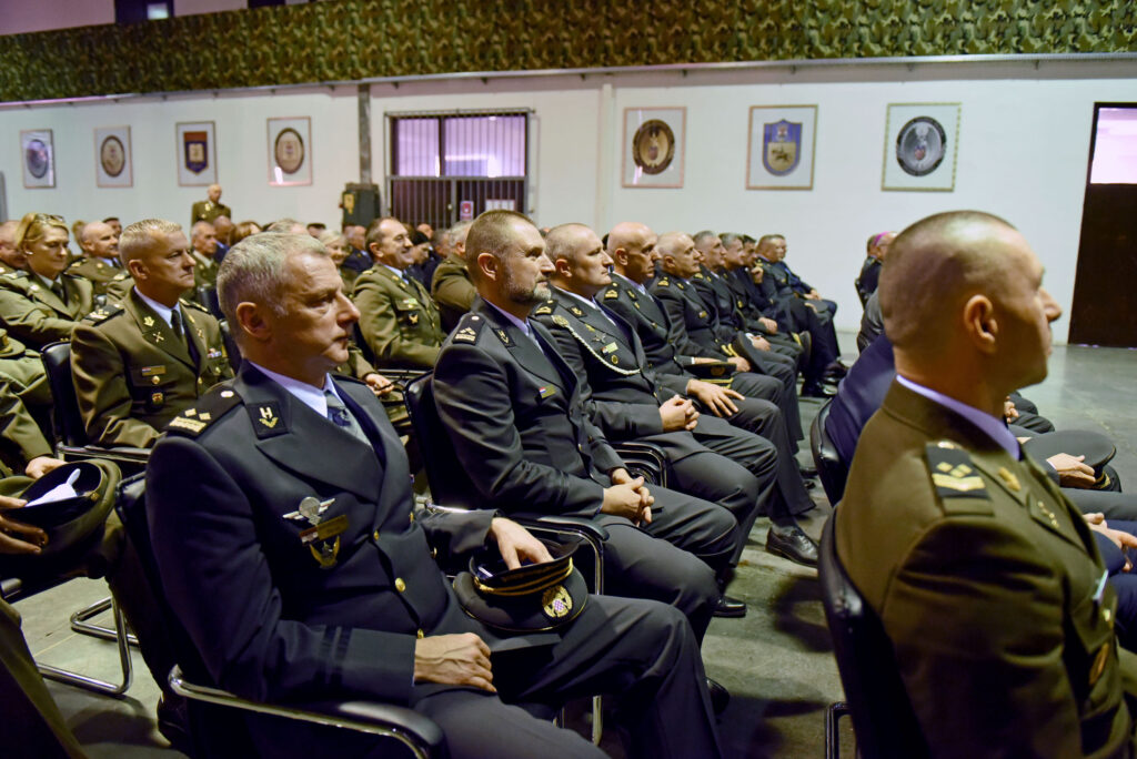 Slika https://www.morh.hr/wp-content/uploads/2023/01/2023-01-13-sredisnjica-za-upravljanje-osobljem-04-1024x684.jpg