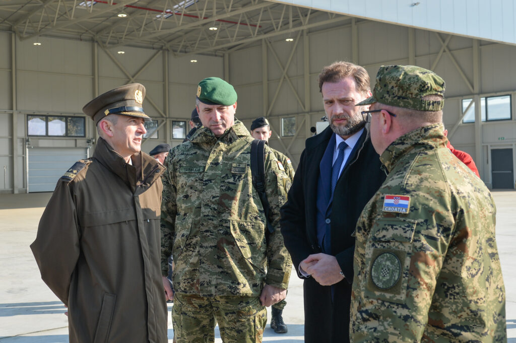 Slika https://www.morh.hr/wp-content/uploads/2023/02/2023-02-10-hangar-1-1024x681.jpg