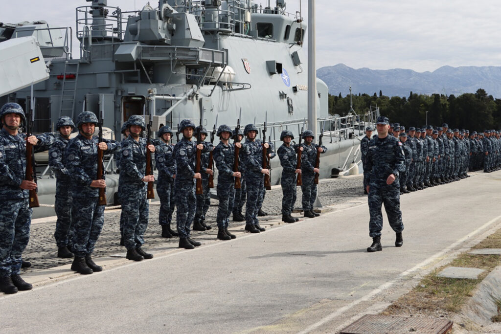 Slika https://www.morh.hr/wp-content/uploads/2023/03/2023-03-30-sea-guardian-03-1024x683.jpg