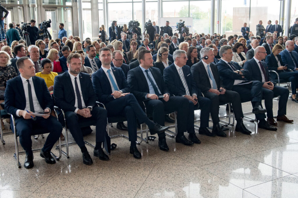 Slika https://www.morh.hr/wp-content/uploads/2023/04/2023-04-20-oecd-1024x683.jpg