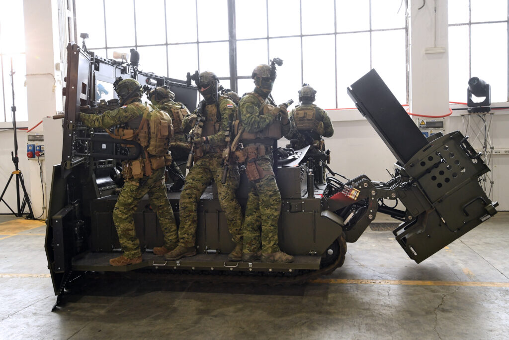 Slika https://www.morh.hr/wp-content/uploads/2023/04/2023-04-25-doking-1024x683.jpg