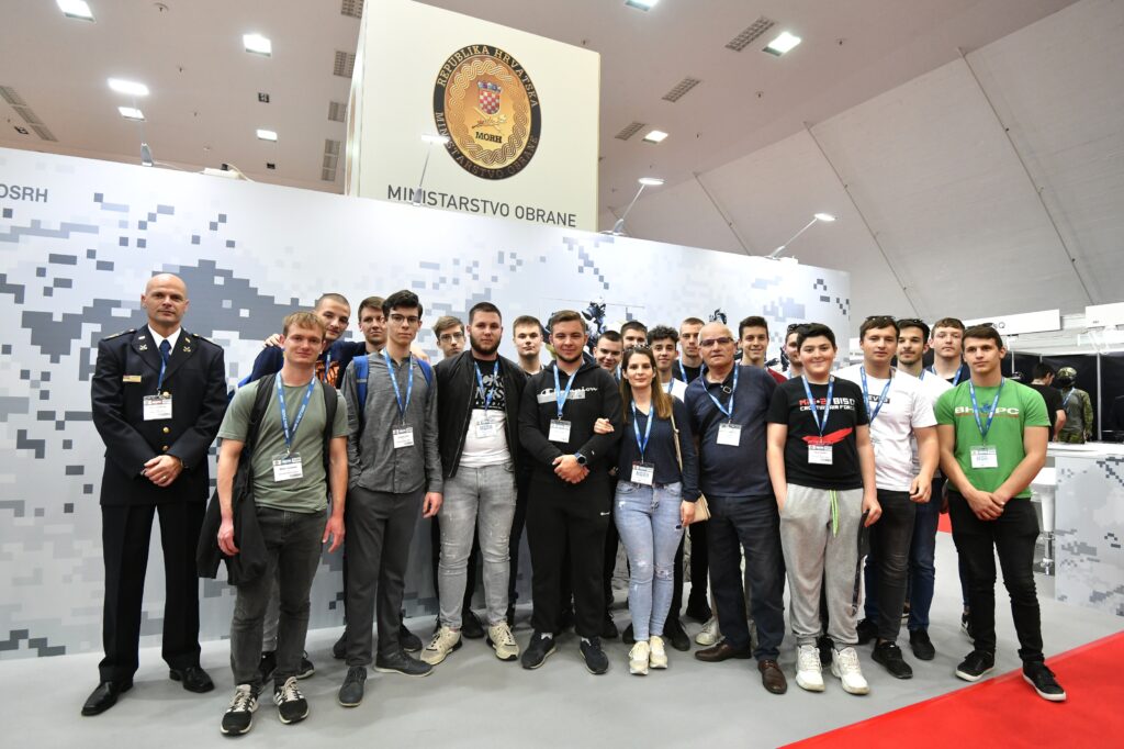 Slika https://www.morh.hr/wp-content/uploads/2023/05/2023-05-05-zatvaranje-asda-09-1024x682.jpg