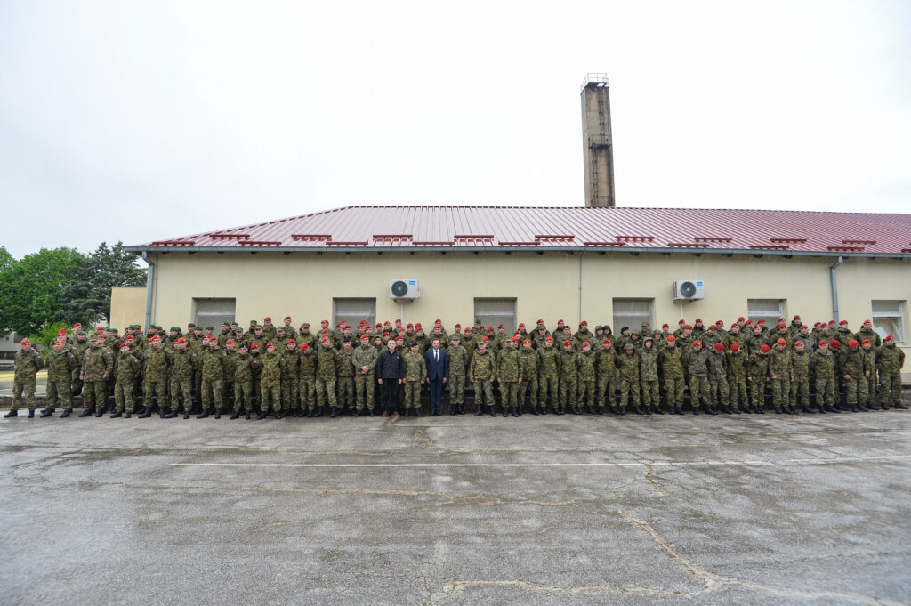 Slika https://www.morh.hr/wp-content/uploads/2023/05/2023-05-11-kfor-1024x681.jpg