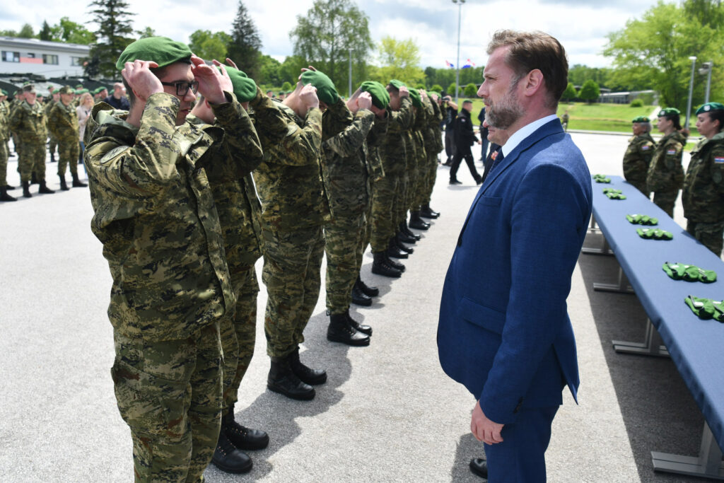 Slika https://www.morh.hr/wp-content/uploads/2023/05/2023-05-15-gromovi--1024x683.jpg