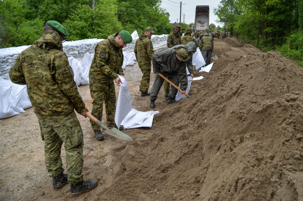 Slika https://www.morh.hr/wp-content/uploads/2023/05/2023-05-17-poplave-1024x681.jpg