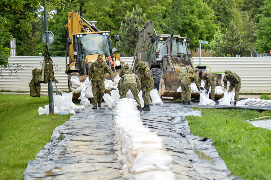 Slika https://www.morh.hr/wp-content/uploads/2023/05/2023-05-17-poplave-ka-1024x681.jpg