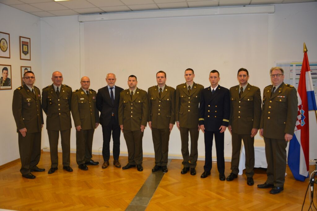 Slika https://www.morh.hr/wp-content/uploads/2023/05/2023-05-22-glazba-1024x683.jpg