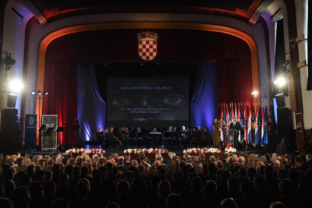 Slika https://www.morh.hr/wp-content/uploads/2023/05/2023-05-28-akademija--1024x683.jpg