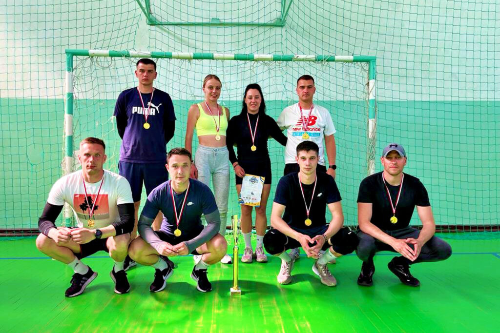 Slika https://www.morh.hr/wp-content/uploads/2023/05/2023-05-29-poljska-odbojka-1024x683.jpeg