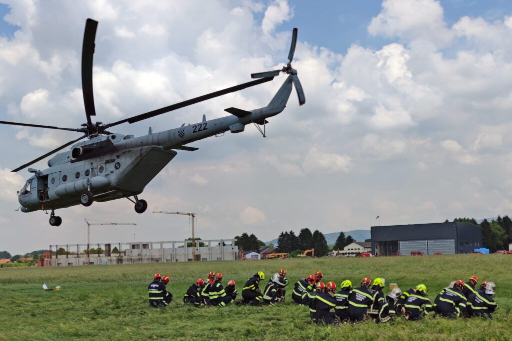 Slika https://www.morh.hr/wp-content/uploads/2023/06/2023-06-01-vatrogasci-1024x683.jpg