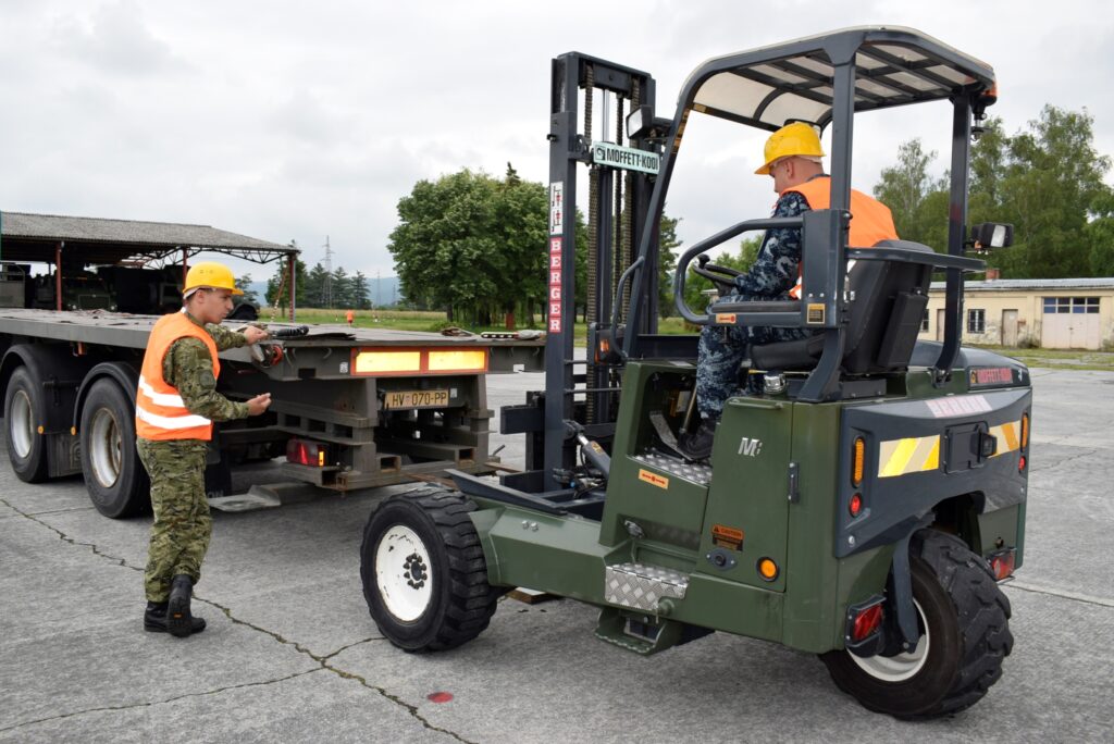 Slika https://www.morh.hr/wp-content/uploads/2023/06/2023-06-07-obuka-vilicar-1024x684.jpg