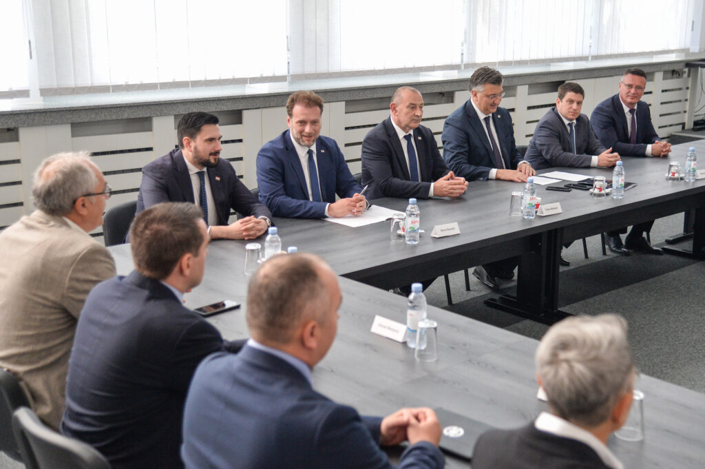 Slika https://www.morh.hr/wp-content/uploads/2023/06/2023-06-14-dakovic-1024x681.jpg
