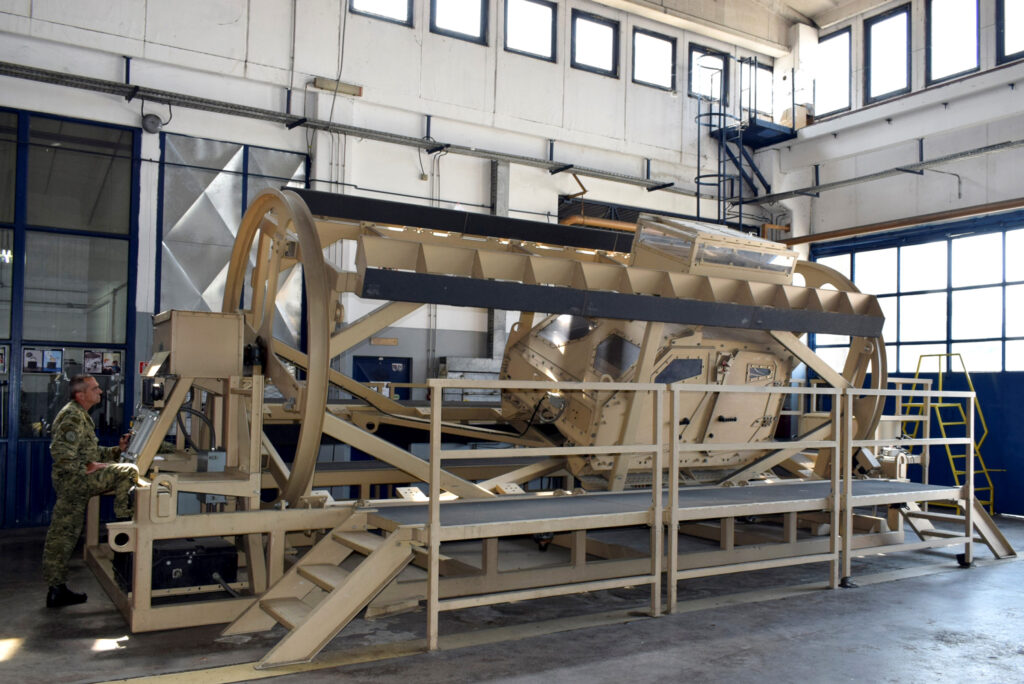 Slika https://www.morh.hr/wp-content/uploads/2023/06/2023-06-23-simulator-1024x684.jpg