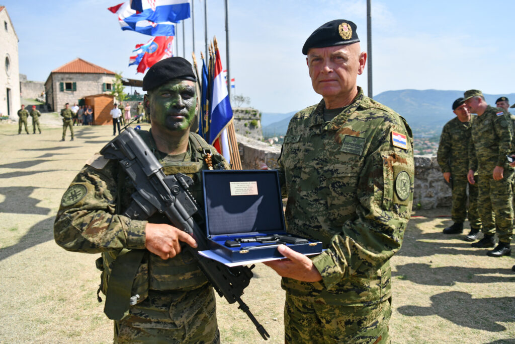 Slika https://www.morh.hr/wp-content/uploads/2023/07/2023-07-12-hodnja-m-babic-knin-1-1024x683.jpg