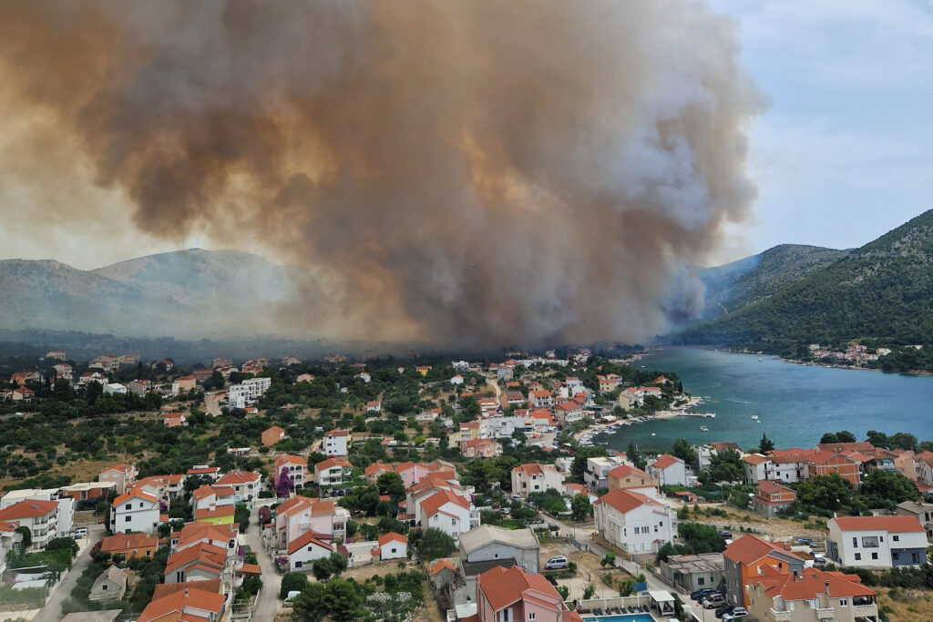 Slika https://www.morh.hr/wp-content/uploads/2023/07/2023-07-13-pozar-1024x683.jpg