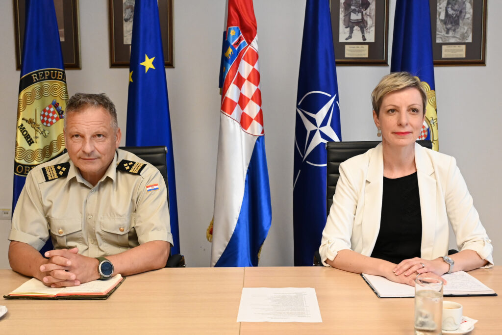 Slika https://www.morh.hr/wp-content/uploads/2023/07/2023-07-18-video-konferencija-1024x683.jpg