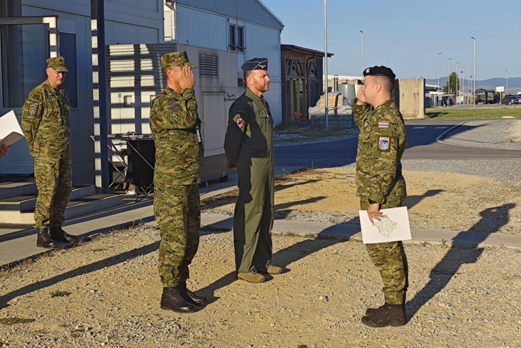 Slika https://www.morh.hr/wp-content/uploads/2023/07/2023-07-28-kfor-1024x683.jpg