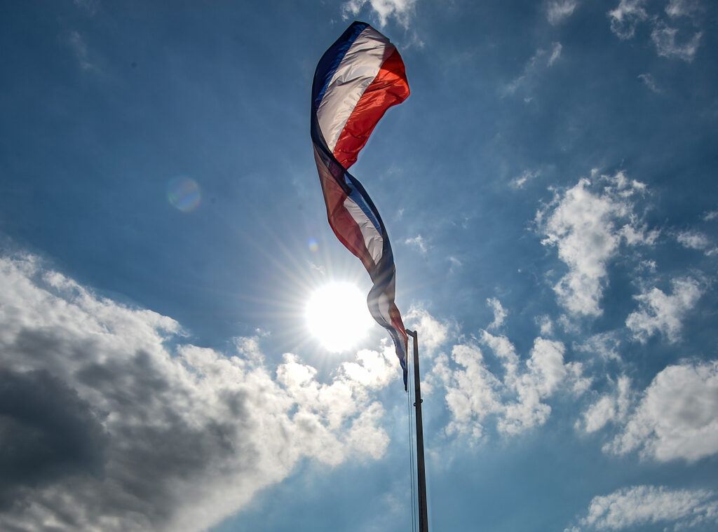 Slika https://www.morh.hr/wp-content/uploads/2023/08/2023-08-05-kninska-zastava-1024x759.jpg