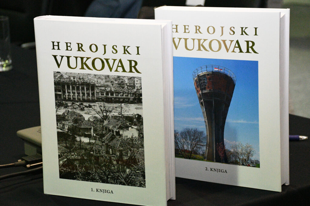 Slika https://www.morh.hr/wp-content/uploads/2023/09/2023-09-13-herojski-vukovar-1024x683.jpg