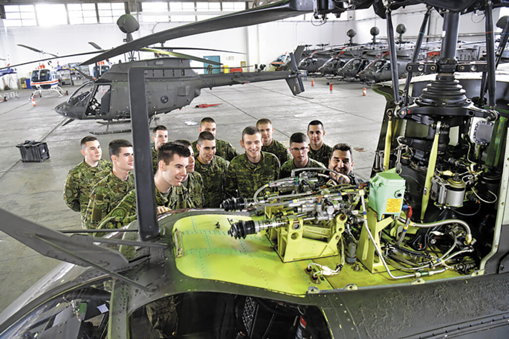 Slika https://www.morh.hr/wp-content/uploads/2023/09/2023-09-20-zrakoplovni-tehnicari-3-1-1024x683.jpg