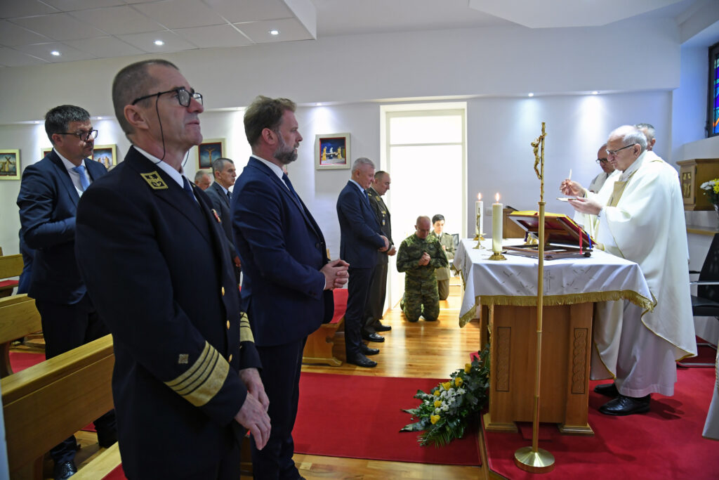 Slika https://www.morh.hr/wp-content/uploads/2023/10/2023-10-24-ivan-pavao-ii--1024x683.jpg