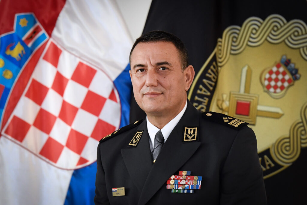 Slika https://www.morh.hr/wp-content/uploads/2023/11/2023-11-02-seric-1024x683.jpg