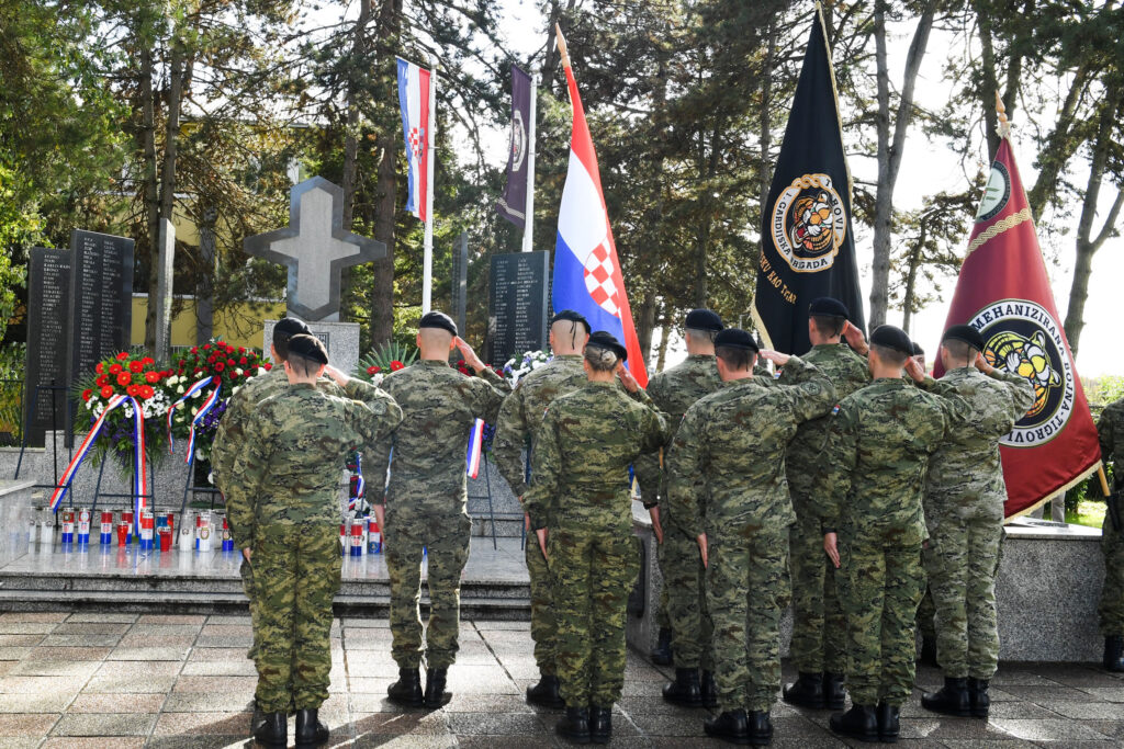 Slika https://www.morh.hr/wp-content/uploads/2023/11/2023-11-05-tigrovi--1024x683.jpg
