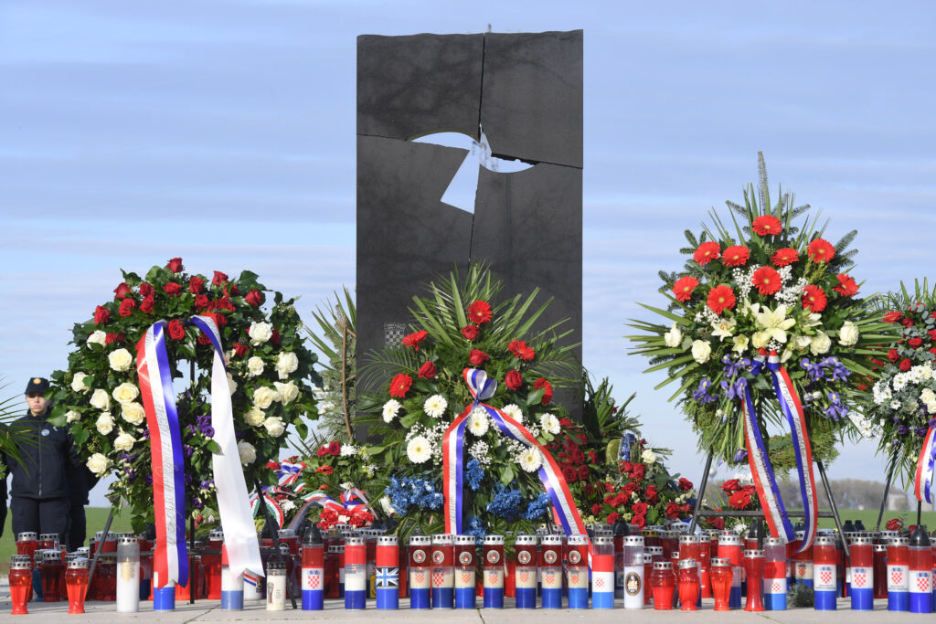 Slika https://www.morh.hr/wp-content/uploads/2023/11/2023-11-20-ovcara-1024x683.jpg