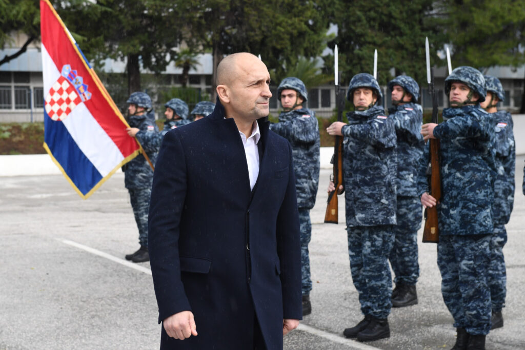 Slika https://www.morh.hr/wp-content/uploads/2023/11/2023-11-28-hrm-1024x683.jpg