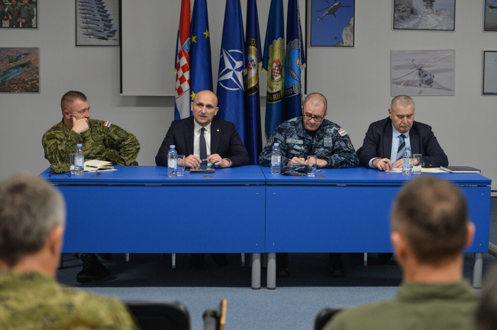 Slika https://www.morh.hr/wp-content/uploads/2023/12/2023-12-11-hrz-4-1024x681.jpg