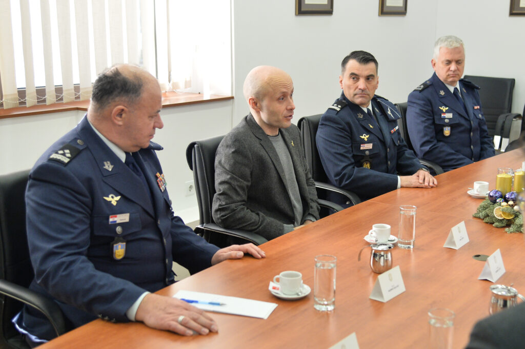 Slika https://www.morh.hr/wp-content/uploads/2023/12/2023-12-28-piloti-3-1024x681.jpg